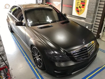 부천자동차랩핑 벤츠s500amg 사틴골드더스트블랙필름 전체랩핑시공 / 부천 상이로