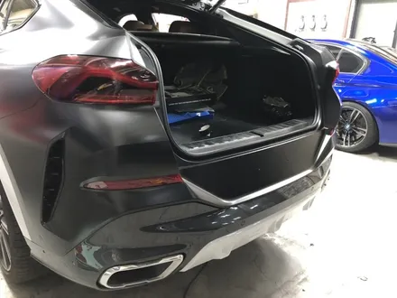 신형 bmw x4 xdrive 40i 사틴 블랙 랩핑 및 크롬 죽이기 작업 / 부천, 광명, 시흥