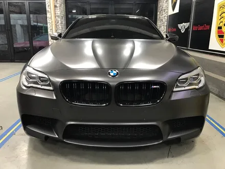 부천 랩핑 bmw f10 m5 사틴 다크 그레이 전체랩핑 프로즌 그레이 랩핑 / 부천 상이로