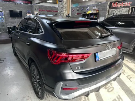 신형 아우디 Q3 40TFSI 사틴블랙 전체 랩핑 이벤트! 순정 같은 고급스러움을 완성한 프리미엄 랩핑 시공 후기 / 부천 상이로