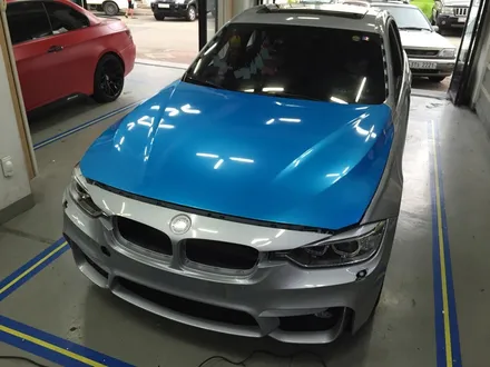 부천 랩핑 bmw 320d f30 바하마 블루 펄 전체랩핑 및 m 퍼포먼스 데칼 랩핑 / 부천 상이로