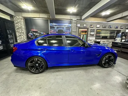 bmw m3 이런 컬러는 어때? 고광택 pet 필름 사파이어 블루 랩핑! / 부천 상이로