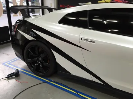부천랩핑 닛산GT-R 화이트펄 전체랩핑 및 부분랩핑 커스텀 데칼 랩핑시공 / 부천 상이로