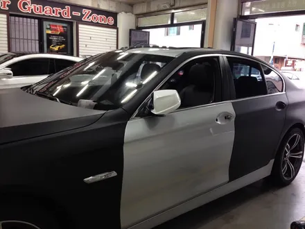 부천 전체 랩핑 bmw 520d 블랙 무광 랩핑 부천 모터가드존 본점 랩핑 / 부천 상이로