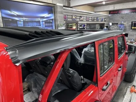 [모터가드존] 인천 신형 jeep 랭글러 루비콘 고광택 매트 블랙 투톤랩핑 으로 랭글러 사하라로 변신 / 부천 상이로