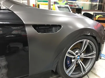 부천 랩핑 bmw f10 m5 사틴 다크 그레이 전체랩핑 프로즌 그레이 랩핑 / 부천 상이로
