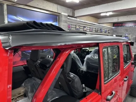 [모터가드존] 인천 신형 jeep 랭글러 루비콘 고광택 매트 블랙 투톤랩핑 으로 랭글러 사하라로 변신 / 부천 상이로