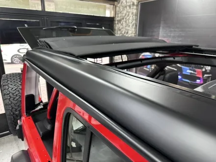 [모터가드존] 인천 신형 jeep 랭글러 루비콘 고광택 매트 블랙 투톤랩핑 으로 랭글러 사하라로 변신 / 부천 상이로