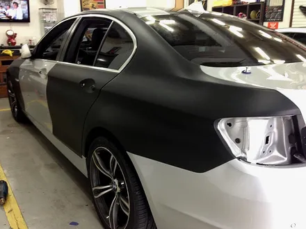 부천 전체 랩핑 bmw 520d 블랙 무광 랩핑 부천 모터가드존 본점 랩핑 / 부천 상이로