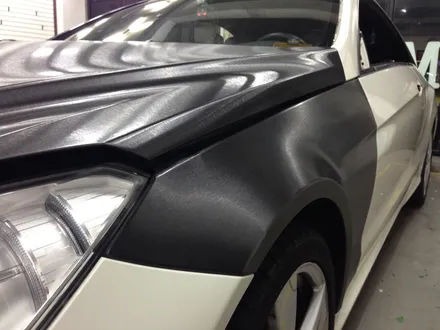 부천랩핑 benz e350 쿠페 블랙 브러쉬드 전체랩핑 시공 블랙랩핑 / 부천 상이로