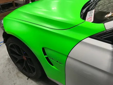부천랩핑 신형 bmw m3 f80스페셜필름 사틴형광그린 전체랩핑시공 / 부천 상이로