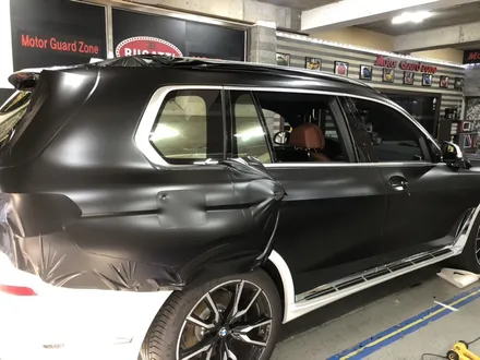 부천랩핑 bmw x7 30d 쉐도우블랙 랩핑 사틴블랙전체랩핑 / 부천, 광명, 시흥