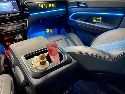 렉스턴 스포츠 엠비언트 라이트 시공으로 세련된 실내 무드 연출해보세요! / 안산,시흥,화성