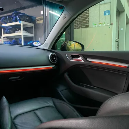 아우디 A3 엠비언트 라이트 시공으로 순정 엠비언트 없는 설움 날려보세요! / 안산,시흥,화성