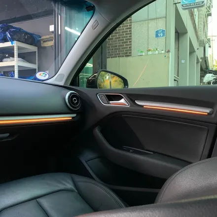 아우디 A3 엠비언트 라이트 시공으로 순정 엠비언트 없는 설움 날려보세요! / 안산,시흥,화성