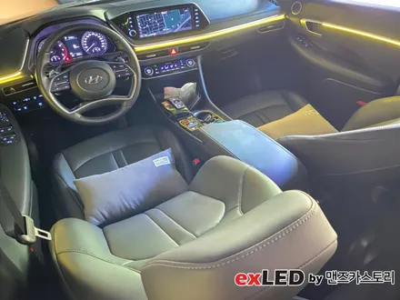 쏘나타 DN8 엠비언트 라이트 시공으로 순정 엠비언트보다 더 다채로운 실내 분위기 연출해보세요! / 안산,시흥,화성