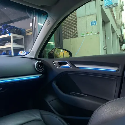 아우디 A3 엠비언트 라이트 시공으로 순정 엠비언트 없는 설움 날려보세요! / 안산,시흥,화성