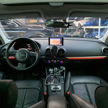 아우디 A3 엠비언트 라이트 시공으로 순정 엠비언트 없는 설움 날려보세요! / 안산,시흥,화성