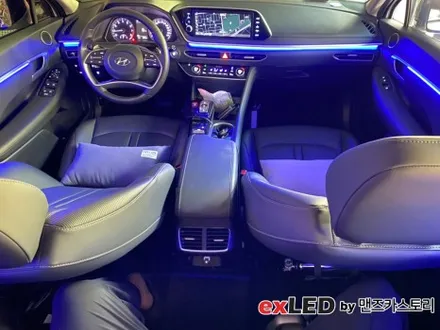 쏘나타 DN8 엠비언트 라이트 시공으로 순정 엠비언트보다 더 다채로운 실내 분위기 연출해보세요! / 안산,시흥,화성