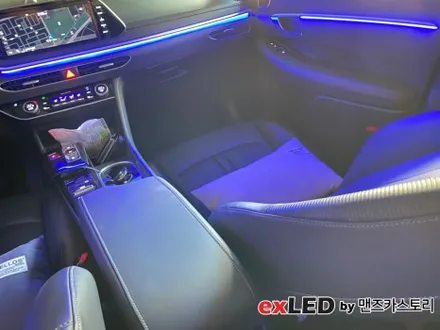 쏘나타 DN8 엠비언트 라이트 시공으로 순정 엠비언트보다 더 다채로운 실내 분위기 연출해보세요! / 안산,시흥,화성