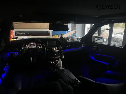 벤츠 E 클래스 W212에 순정 엠비언트가 너무 약하다면?? 벤츠 E 클래스 엠비언트 순정 광량 업그레이드 / 안산,시흥,화성