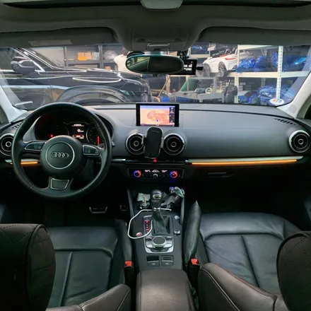 아우디 A3 엠비언트 라이트 시공으로 순정 엠비언트 없는 설움 날려보세요! / 안산,시흥,화성