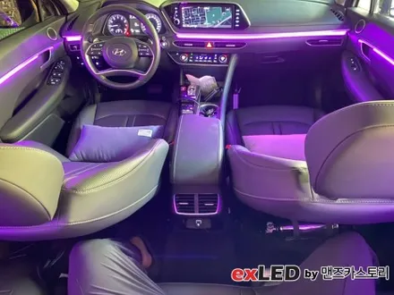 쏘나타 DN8 엠비언트 라이트 시공으로 순정 엠비언트보다 더 다채로운 실내 분위기 연출해보세요! / 안산,시흥,화성