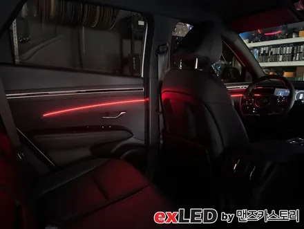 투싼 NX4 순정 연동 엠비언트 라이트 시공으로 이질감 없이 자연스럽게 선명한 색감을 느껴보세요! / 안산,시흥,화성