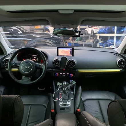 아우디 A3 엠비언트 라이트 시공으로 순정 엠비언트 없는 설움 날려보세요! / 안산,시흥,화성