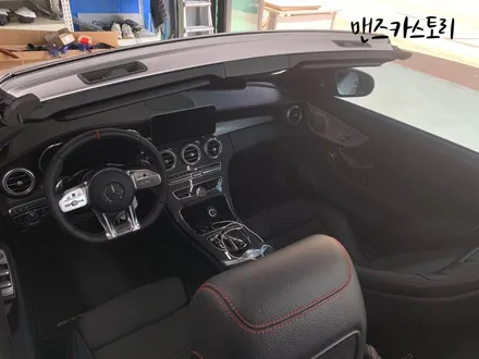 벤츠 C63 W205 AMG 카브리올레 엠비언트 실내무드등으로 180도 달라진 실내 분위기를 느낄 수 있다?? / 안산,시흥,화성