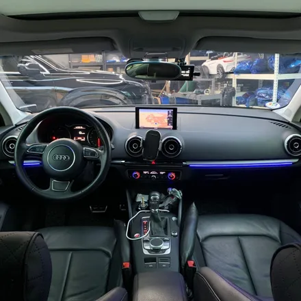 아우디 A3 엠비언트 라이트 시공으로 순정 엠비언트 없는 설움 날려보세요! / 안산,시흥,화성