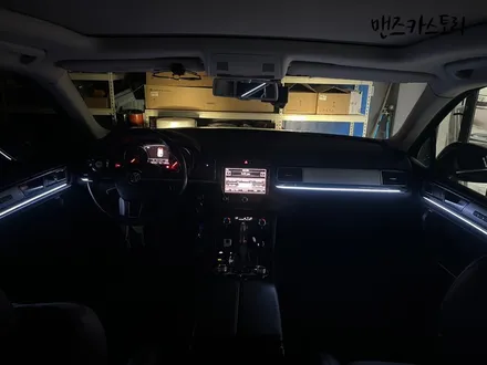 [ 투아렉 엠비언트 매립형 ] 어두운 투아렉 차량 분위기가 은은한 분위기로?? / 안산,시흥,화성