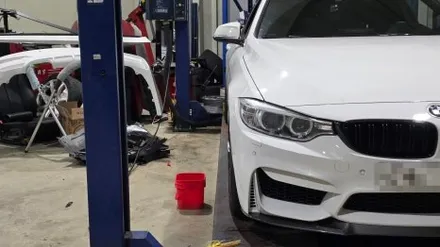 (시흥시튜닝)BMW F32 4시리즈 M4 프론트 범퍼 및 CS프론트립(카본수전사)시흥안산튜닝 자동차튜닝 시흥시경정비 시흥시카센터 시흥시튜닝샵 바디킷 신형개조 컨버전 독삼사 배기튜닝 / 시흥시 거모동