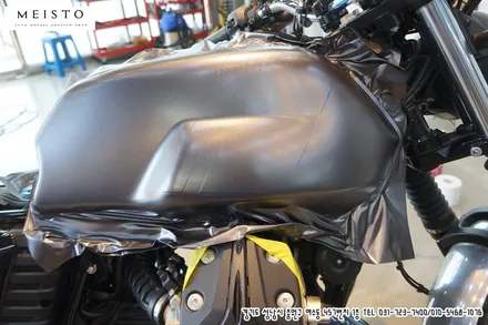 바이크 MOTO GUZZI V7II 포인트 랩핑 / 성남시 중원구 여수동