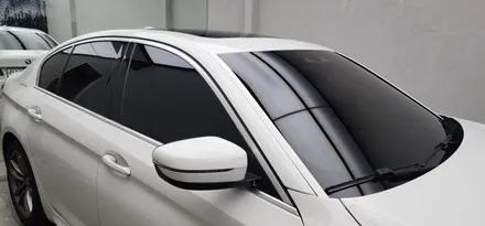 bmw 530e 전면 존슨썬팅 R 시공.
