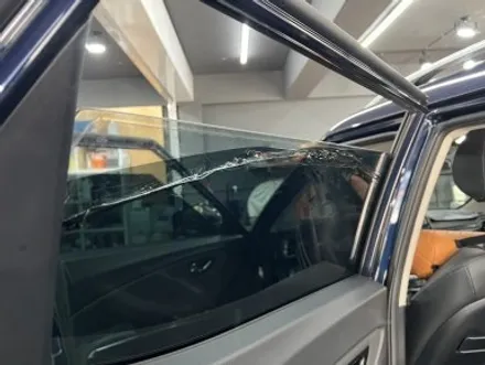 강북구수유동덴트도색외형복원썬팅랩핑전문점 엠씨팩토리에서 쌍용티볼리에어 로얄시리즈 재시공 완료! / 강북구 수유동