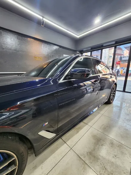 강북구 수유동 랩핑 크롬죽이기 외형복원 판금도색 전문점에서 BMW 5시리즈 크롬죽이기하기! / 강북구 수유동