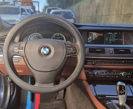 BMW 520d M핸들 + 12.3인치 시공(생활 코딩 완료) / 전남 여수
