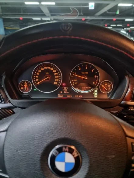 서울 BMW F30 320d 3종패키지 디지털계기판 카본M핸들 15인치 안드로이드올인원 시공 / 전남 여수