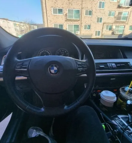 인천 BMW F07 5GT M핸들 + 15인치 안드로이드올인원 (2종패키지) 시공 미스터커스텀 / 전남 여수