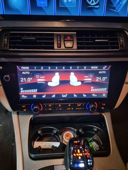 평택 BMW F10 520d 5종패키지 M핸들 / 디지털계기판 / 디지털공조기 / 크리스탈기어봉 / 원격시동 / 15인치 안드로이드올인원 시공 미스터커스텀 / 전남 여수