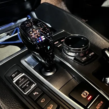 [부산/대구/울산] BMW F16 X6 실내 풀체인지: M핸들·신형계기판·크리스탈기어봉·15인치올인원 시공 전문 | 미스터커스텀 / 부산 해운대