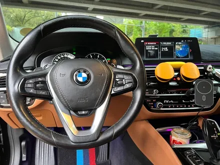 BMW 520d G바디 M핸들 + 카본패들쉬프트 시공 / 전남 여수