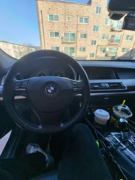 인천 BMW F07 5GT M핸들 + 15인치 안드로이드올인원 (2종패키지) 시공 미스터커스텀 / 전남 여수