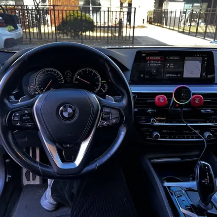대구 김해 부산 BMW G30 520i 카본M핸들 시공 미스터커스텀 / 부산 해운대