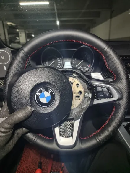 BMW Z4 M핸들 시공 / 전남 여수
