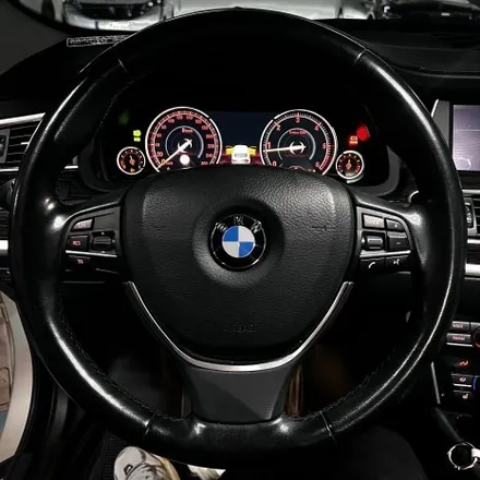 [광양/순천/창원] BMW F07 5GT M핸들 15인치 안드로이드올인원 2종패키지 시공 - 미스터커스텀 / 부산 해운대