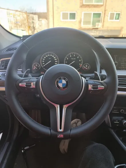인천 BMW F07 5GT M핸들 + 15인치 안드로이드올인원 (2종패키지) 시공 미스터커스텀 / 전남 여수