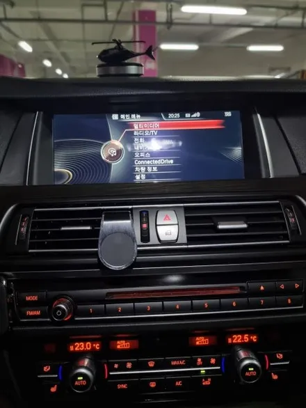 광주 BMW F10 520d 6종패키지 디지털계기판 디지털공조기 M핸들 15인치 안드로이드올인원 원격시동  크리스탈기어봉 시공 미스터커스텀 동영상 참고 / 전남 여수