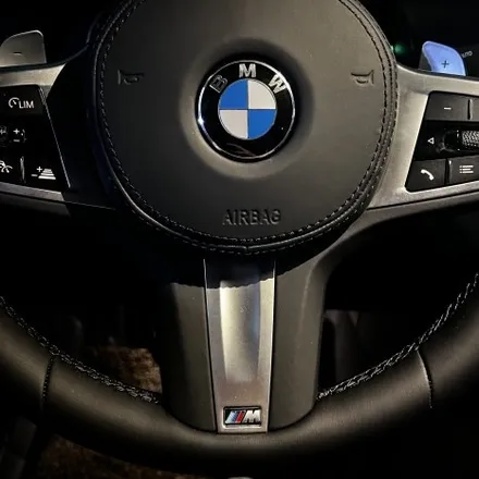 [부산/울산/김해] BMW G11 740d의 드라마틱한 변신! M핸들 하나로 실내 전체를 바꾸다 - 미스터커스텀 / 부산 해운대